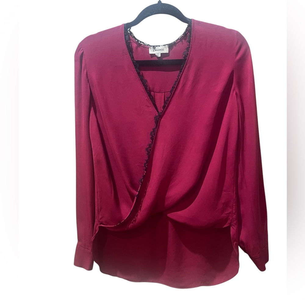 L'AGENCE Red Silk Wrap Blouse Black Lace Trim Size XS‎